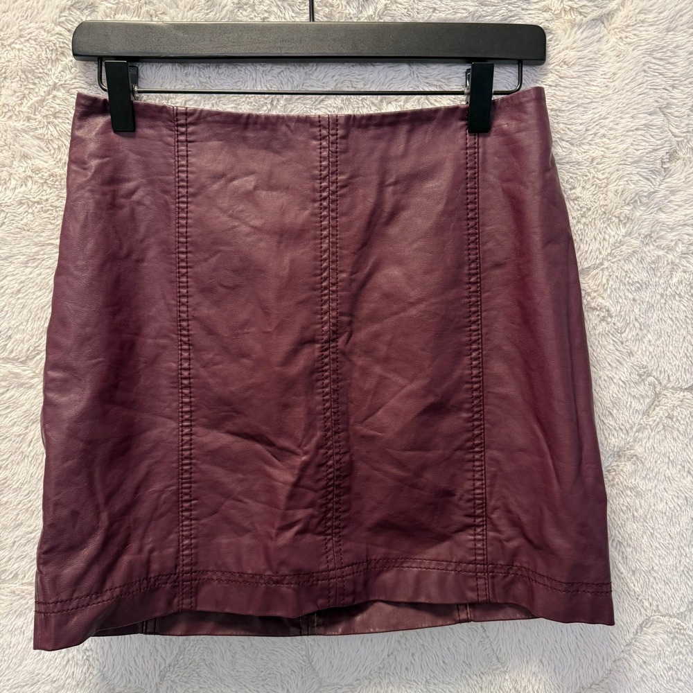 Free People Faux Leather Mini Skirt 6 Wine Indie Grunge Vegan Moto Back Zip Y2K